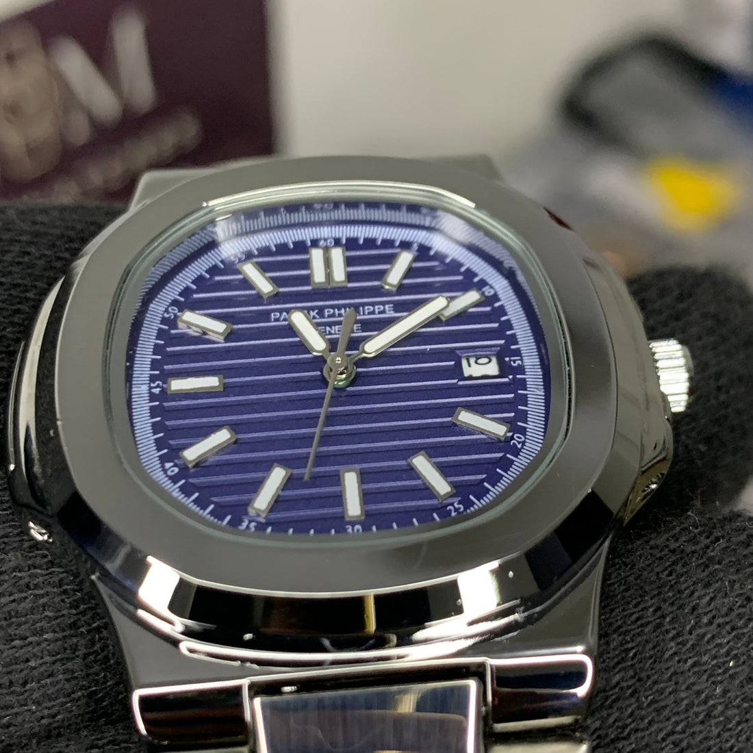 PP – Nautilus Silver with Blue dial (Shining watch)